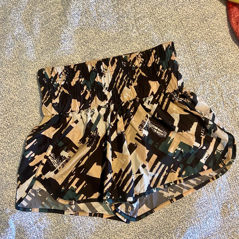 NWOT - FP movement The way Home shorts - M